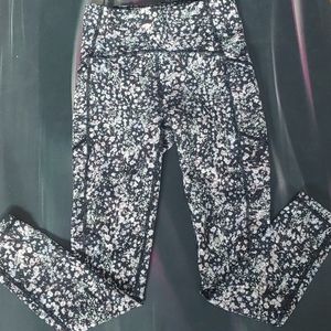 Lululemon Tight Stuff Tights sz 4